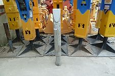 Furukawa - Flach-Meißel HB 30G - Länge ca. 1300 mm - Durchmesser ca. 150 mm