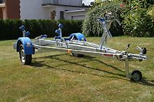 Neptun Navy Bootsanhänger für Boote von 310-550cm Länge 750 kg