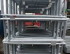 Fassadengerüst mit 3m Feld Stahlboden 563 qm | 45x12,5 Fassadengerüst mit 3m Feld Stahlboden 563 qm | 45x12,5